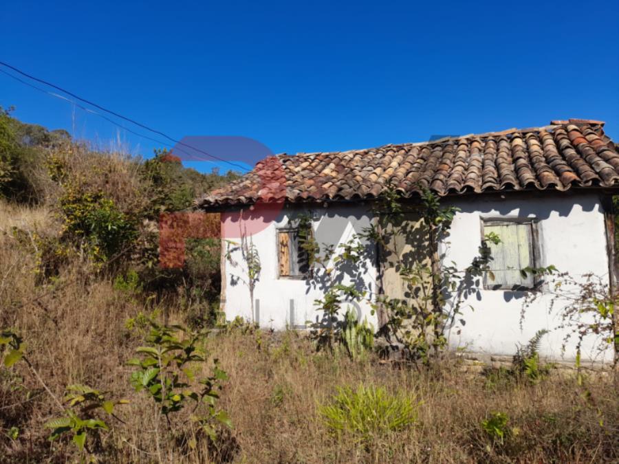 TERRENO COM APROXIMADAMENTE 9,71 HECTARES, TODO CERCADO, LOCALIZADO A 17 KM DA CIDADE DE PRESIDENTE KUBITSCHEK – MG. CONTA COM DUAS NASCENTES, SENDO UMA DELAS PROVENIENTE DE UMA GRUTA COM ÁGUA PURA E CRISTALINA. NO ESTADO EM QUE SE ENCONTRA, localizado em Presidente Kubitschek - MG