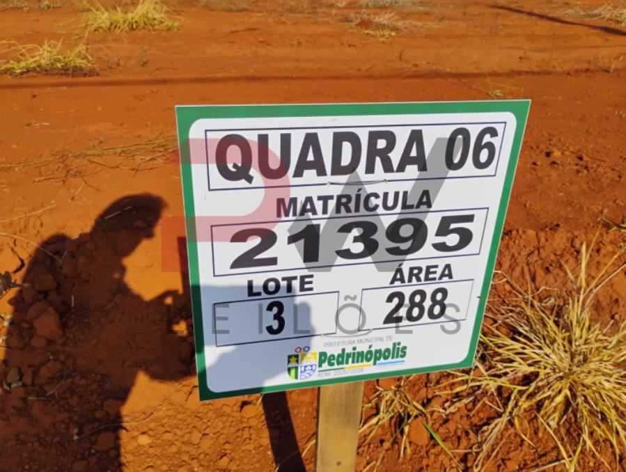 Imagem do imóvel QUADRA 06, LOTE 03, AVENIDA COMERCIAL DO VALLE, LOTEAMENTO VIA COMERCIAL DO VALLE, PEDRINÓPOLIS/MG, ÁREA DE 288,00 M². MATRÍCULA: 21395. NO ESTADO EM QUE SE ENCONTRA. Prefeitura Municipal de Pedrinópolis