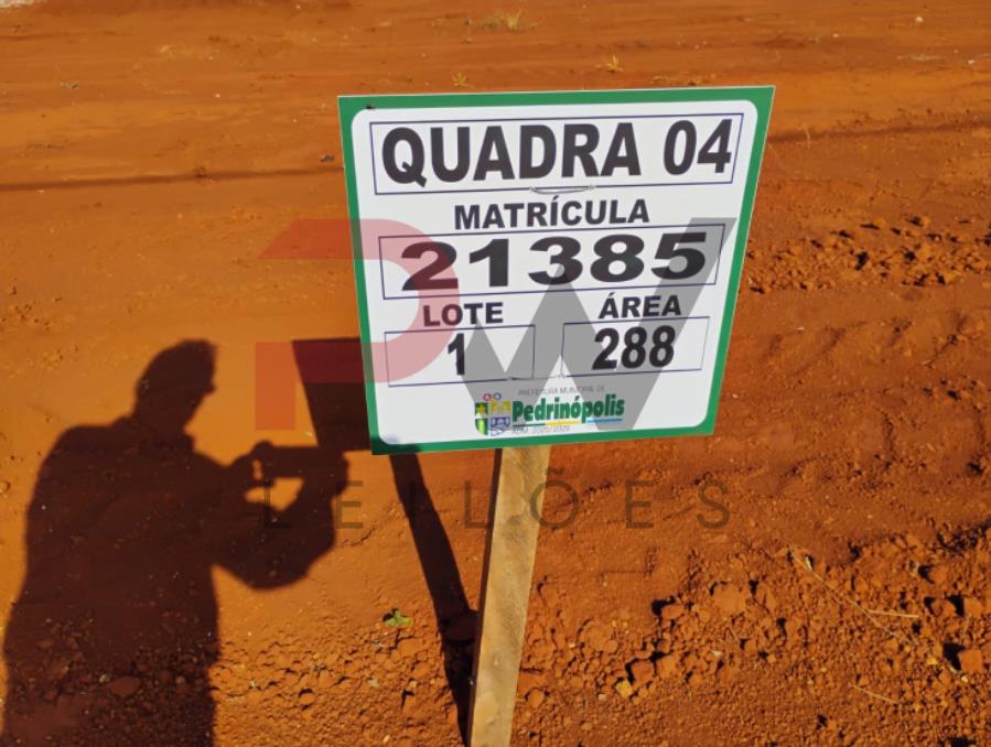 Imagem do imóvel QUADRA 04, LOTE 01, AVENIDA COMERCIAL DO VALLE, LOTEAMENTO VIA COMERCIAL DO VALLE, PEDRINÓPOLIS/MG, ÁREA DE 288,00 M². MATRÍCULA: 21385. NO ESTADO EM QUE SE ENCONTRA. Prefeitura Municipal de Pedrinópolis
