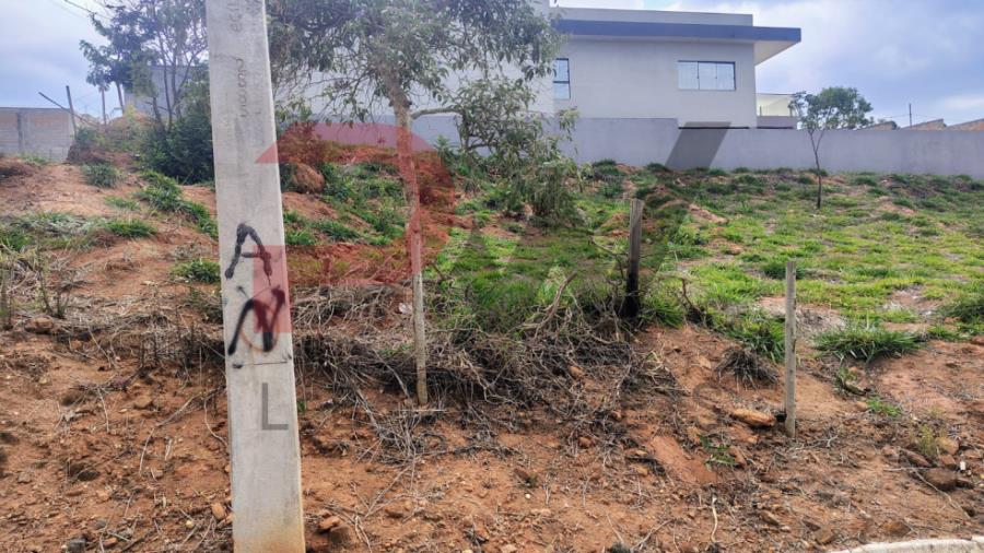 LOTE 01 B, QUADRA 02, LOTEAMENTO NASCER DO SOL, CRUCILÂNDIA - MG, SITUADO À RUA JOSIAS LUIZ DO NASCIMENTO, S/N, BAIRRO SOLEDADE. ÁREA TERRANO: 286,37 M². MATRÍCULA 21.882 DO CRI DE BONFIM - MG. Prefeitura Municipal de Crucilândia, localizado em Crucilândia - MG, bairro Soledade