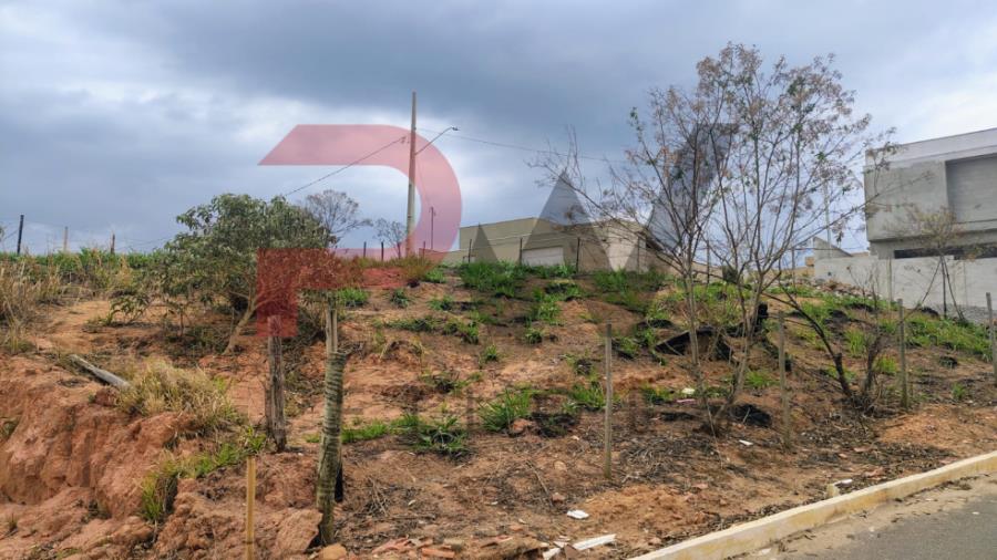 LOTE S/N, QUADRA 02, LOTEAMENTO NASCER DO SOL, CRUCILÂNDIA - MG, SITUADO À RUA GERALDO DE SOUZA GONÇALVES, S/N, ESQUINA COM A RUA ALCIDES FERREIRA DE SOUZA, BAIRRO SOLEDADE. ÁREA TERRANO: 406,69 M². MATRÍCULA 19.163 CRI DE BONFIM - MG. Pref, localizado em Crucilândia - MG, bairro Soledade