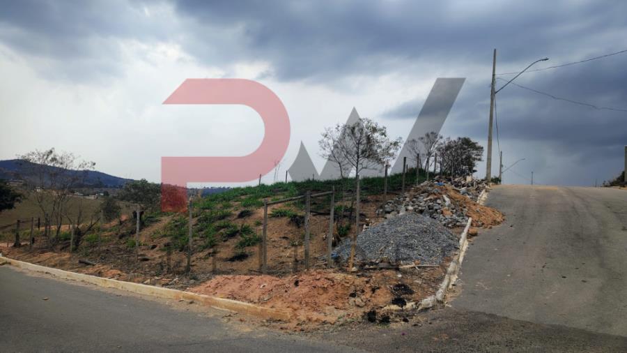 LOTE S/N, QUADRA 02, LOTEAMENTO NASCER DO SOL, CRUCILÂNDIA - MG, SITUADO À RUA GERALDO DE SOUZA GONÇALVES, S/N, ESQUINA COM A RUA ALCIDES FERREIRA DE SOUZA, BAIRRO SOLEDADE. ÁREA TERRANO: 406,69 M². MATRÍCULA 19.163 CRI DE BONFIM - MG. Pref, localizado em Crucilândia - MG, bairro Soledade