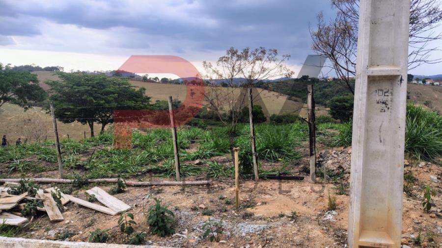 LOTE S/N, QUADRA 02, LOTEAMENTO NASCER DO SOL, CRUCILÂNDIA - MG, SITUADO À RUA GERALDO DE SOUZA GONÇALVES, S/N, ESQUINA COM A RUA ALCIDES FERREIRA DE SOUZA, BAIRRO SOLEDADE. ÁREA TERRANO: 406,69 M². MATRÍCULA 19.163 CRI DE BONFIM - MG. Pref, localizado em Crucilândia - MG, bairro Soledade