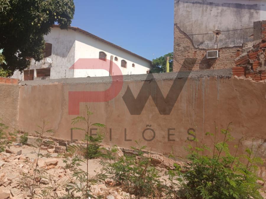 Imóvel urbano com área total de 440,31 m2, com uma área construída de 143,05 m2, na Rua Olímpio Dias, 152 –Bairro Centro – Francisco Sá/MG. Leilão da EMATER-MG, localizado em Francisco Sá - MG
