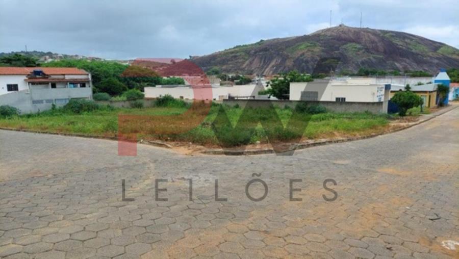 Lote de n° 09, da quadra de N°2-A, com a área de 383,00m² (trezentos e oitenta e trêsmetros quadrados), situadona rua “P”, Bairro Novo Belvedere, nesta cidade de Pedra Azul/MG. Leilão da EMATER-MG, localizado em Pedra Azul - MG