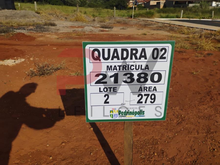 Imagem do imóvel QUADRA 02, LOTE 02, AVENIDA COMERCIAL DO VALLE, LOTEAMENTO VIA COMERCIAL DO VALLE, PEDRINÓPOLIS/MG, ÁREA DE 279,00 M². MATRÍCULA: 21380. NO ESTADO EM QUE SE ENCONTRA. Prefeitura Municipal de Pedrinópolis