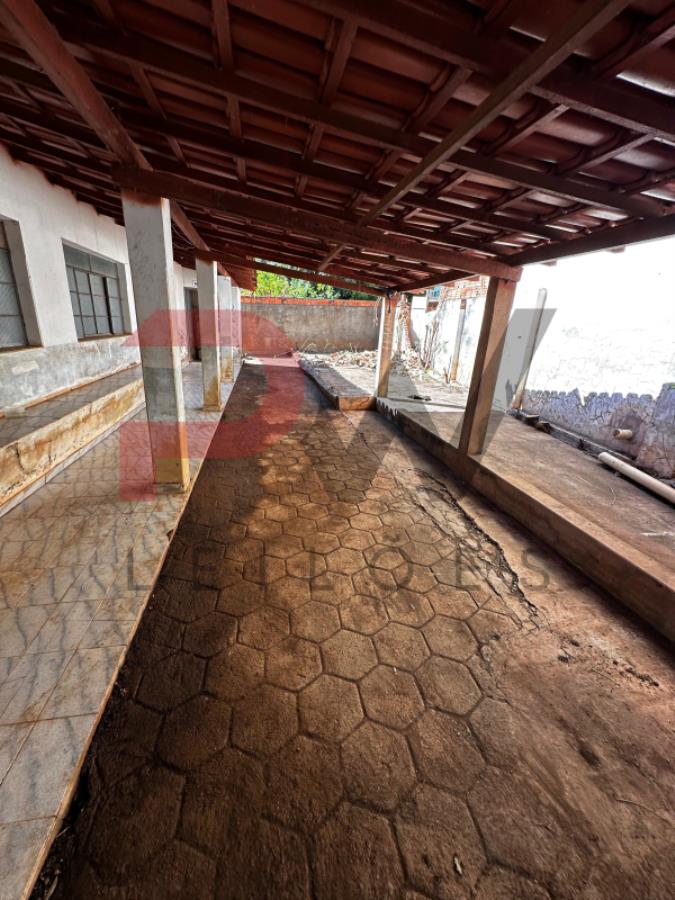 Imóvel urbano com área total de 440,31 m2, com uma área construída de 143,05 m2, na Rua Olímpio Dias, 152 –Bairro Centro – Francisco Sá/MG. Leilão da EMATER-MG, localizado em Francisco Sá - MG