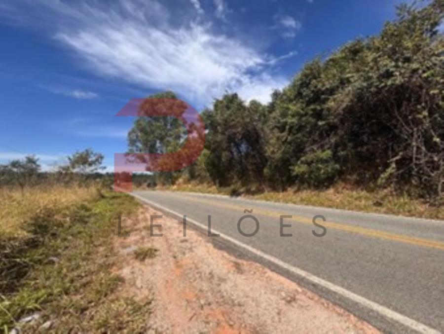 Imóvel urbano: Fazenda Mangonga, Gleba C, em Carmo do Cajuru/MG, com 3 ha (30.000 m²), georreferenciado e confrontando com Rodovia AMG 0330, VRLF Participações e Gleba B. Matrícula nº 23455. Imóvel rural: Fazenda Mangonga em Carmo do Cajuru, localizado em Carmo Do Cajuru - MG