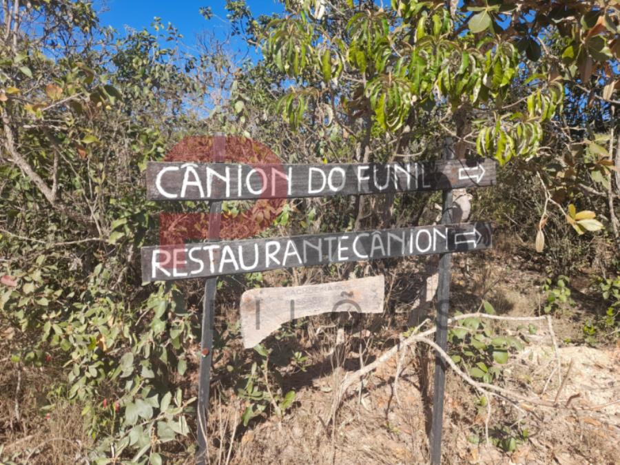 TERRENO COM APROXIMADAMENTE 9,71 HECTARES, TODO CERCADO, LOCALIZADO A 17 KM DA CIDADE DE PRESIDENTE KUBITSCHEK – MG. CONTA COM DUAS NASCENTES, SENDO UMA DELAS PROVENIENTE DE UMA GRUTA COM ÁGUA PURA E CRISTALINA. NO ESTADO EM QUE SE ENCONTRA, localizado em Presidente Kubitschek - MG