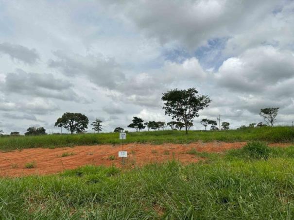 Chácara 13, Quadra 07, localizada na Rua F, no Chacreamento Espelho D’Água, em Abaeté/MG, com área total de 1.000,00 m², matrícula nº 29.151 do CRI de Abaeté/MG